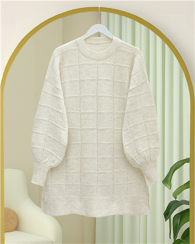 Kare Desenli Yırtmaçlı Yumoş Triko Tunik -Ekru