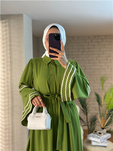 Kolları ve eteği süzene işlemeli Parçalı Elbise     -Yeşil