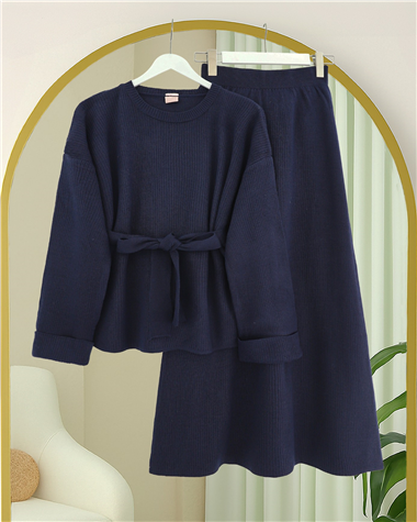 Kolu Katlamalı Beli Kemerli Yırtmaçlı Triko Takım  -Laci