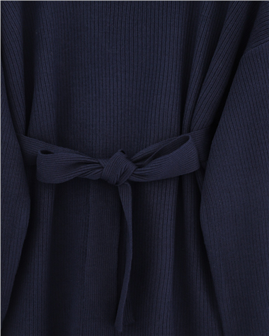 Kolu Katlamalı Beli Kemerli Yırtmaçlı Triko Takım  -Laci