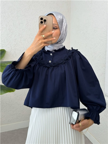 Kolu Lastikli Çiçek Detaylı Gömlek -Laci