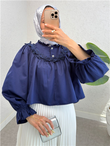 Kolu Lastikli Çiçek Detaylı Gömlek -Laci
