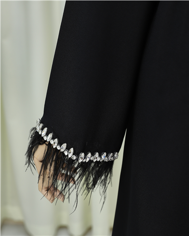 Kolu Tüylü Sıralı Taş Detaylı Kemerli Abaya -Siyah