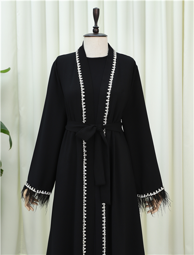 Kolu Tüylü Sıralı Taş Detaylı Kemerli Abaya -Siyah