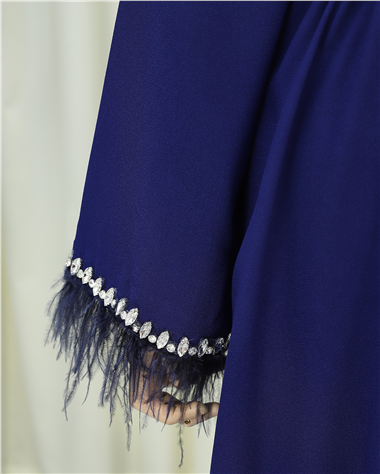 Kolu Tüylü Sıralı Taş Detaylı Kemerli Abaya -Saks