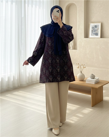 Önlük Yaka Yarım Düğmeli Yırtmaçlı Kapitone Tunik  -Mürdüm