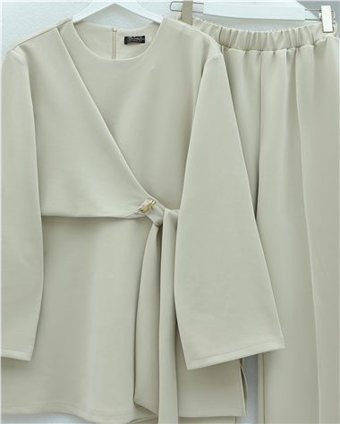 Önü Çapraz Bağlamalı Yırtmaçlı Scuba Takım  -Bej