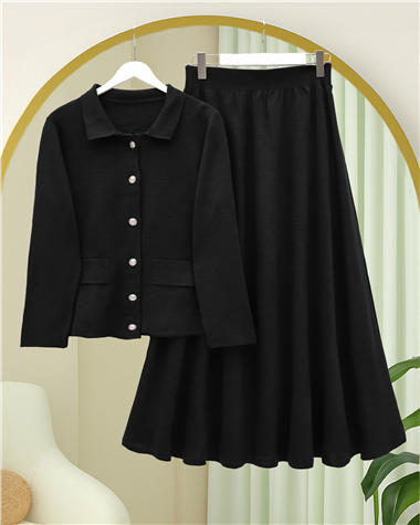 Önü Düğmeli Etekli Yakalı Triko Takım -Siyah