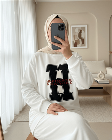 Önü Nakışlı Bisiklet Yaka Sweat Tunik -Beyaz