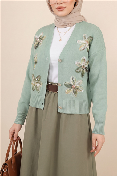 Önü Pul Ve Çiçek Detaylı Düğmeli Triko Hırka  -Su Yeşili