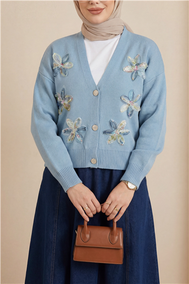 Önü Pul Ve Çiçek Detaylı Düğmeli Triko Hırka  -Mavi