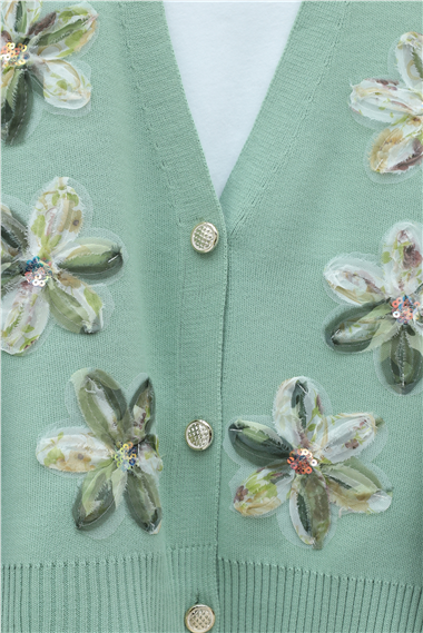 Önü Pul Ve Çiçek Detaylı Düğmeli Triko Hırka  -Su Yeşili