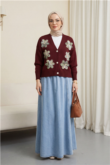 Önü Pul Ve Çiçek Detaylı Düğmeli Triko Hırka  -Bordo