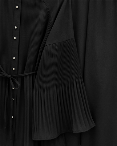 Piliseli Hakim Yaka Düğmeli Krep Takım -Siyah