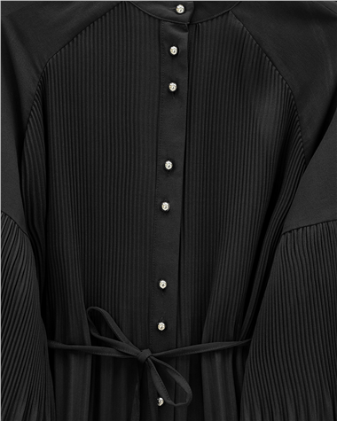 Piliseli Hakim Yaka Düğmeli Krep Takım -Siyah