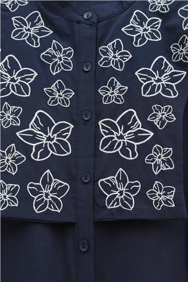Plastron Detaylı Nakışlı Poplin Gömlek -Laci