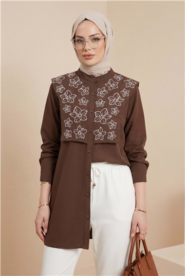 Plastron Detaylı Nakışlı Poplin Gömlek -Kahve