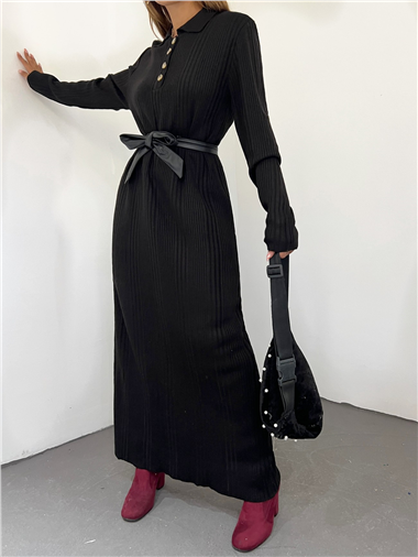 فستان تريكو بأزرار وياقة بولو - أسود