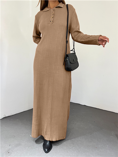 فستان تريكو بأزرار وياقة بولو -مينك