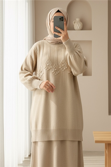 Şerit Ve Ponpon Detaylı Yuvarlak Yaka Yumoş Triko Tunik -Açık Vizon