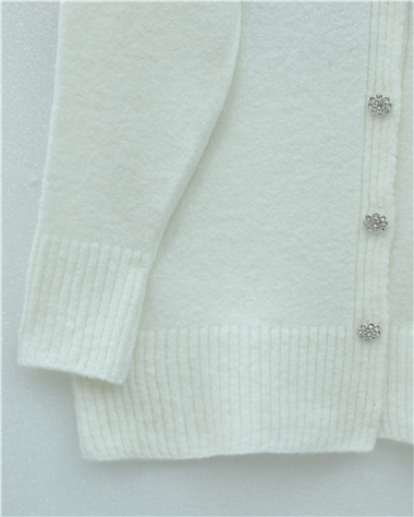 Taşlı Düğmeli Yumoş Salaş Triko Hırka -Beyaz