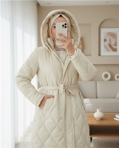 معطف مبطن برباط على شكل نفق مع جيوب بسحاب - كريمي