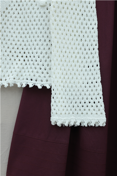 Üstü Çiçek Nakışlı Ponponlu  Triko Hırka -Beyaz