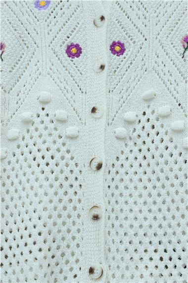 Üstü Çiçek Nakışlı Ponponlu  Triko Hırka -Beyaz