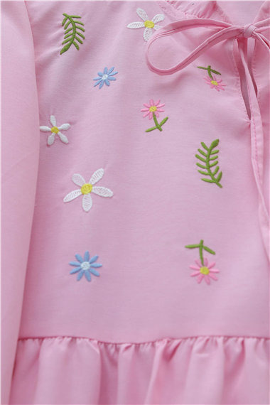 V Yaka Bağlamalı Yakası Fırfırlı Çiçek Nakışlı Poplin Tunik -Pembe