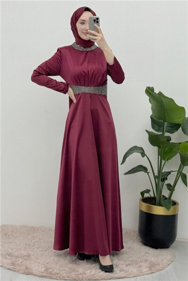 Yakası ve Beli Taş Detaylı Saten Abiye -Bordo