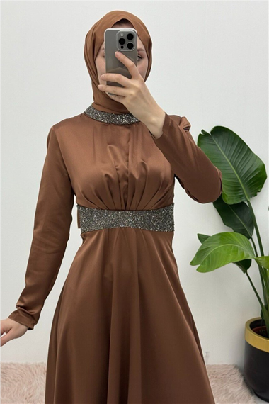Yakası ve Beli Taş Detaylı Saten Abiye -Kahve