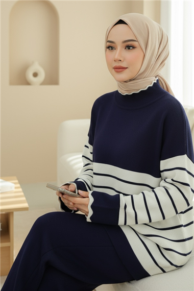 Yarım Boğazlı Çizgili Triko Takım -Laci