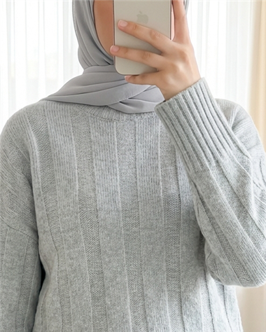 Yarım Boğazlı Şerit Desenli Yumoş Triko Kazak -Gri