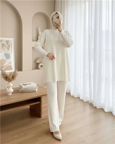 Yarım Boğazlı Triko Takım -Ekru