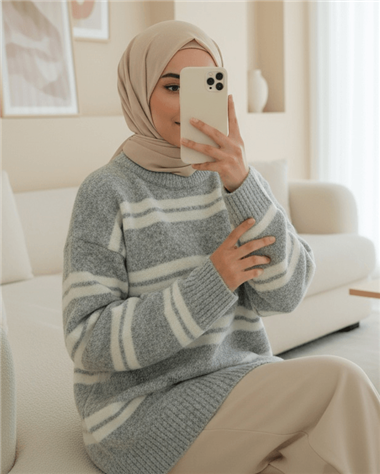 Yuvarlak Yaka Çizgili Yumoş Triko Kazak -Gri