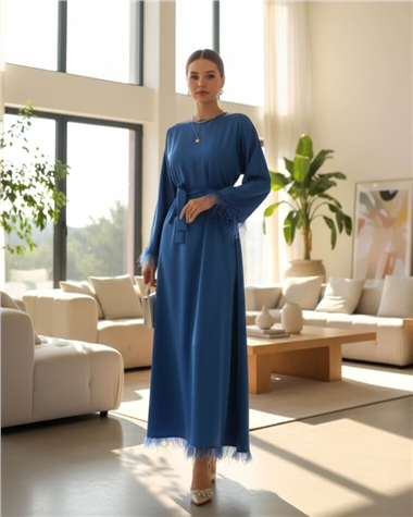Yuvarlak Yaka Eteği ve Kolları Tüylü Saten Elbise -İndigo