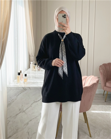 Yuvarlak Yaka Fularlı Salaş Triko Tunik    -Siyah