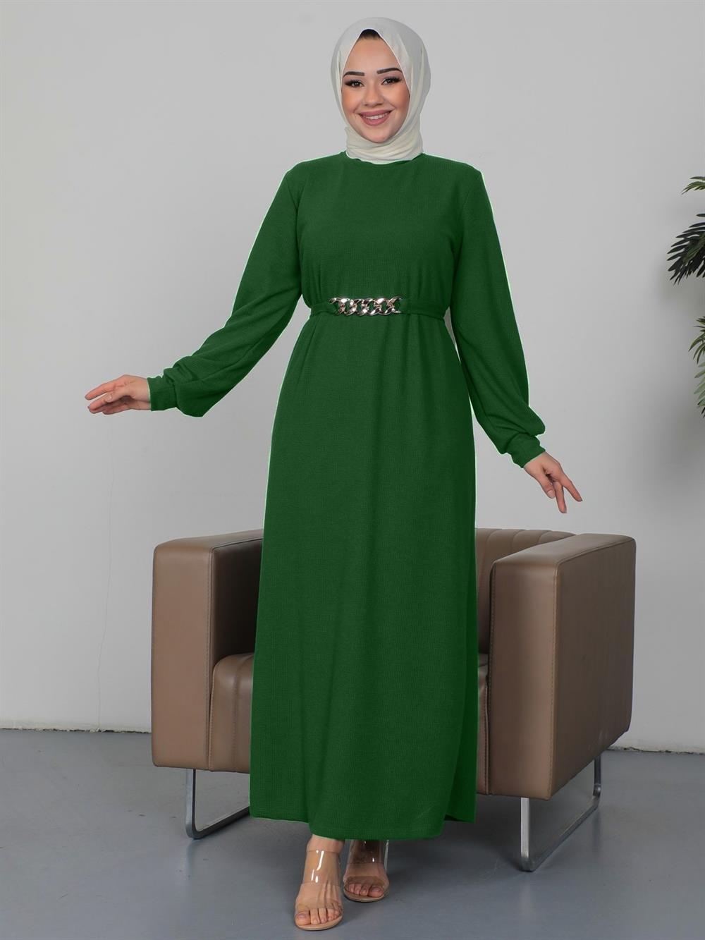 Dik Yaka Fitilli Zincir Kuşaklı Elbise -Yeşil - 362-3831-R35 | VAV Marka Elbise  Modelleri | Kadın Tesettür Giyim - KaliteMall.com