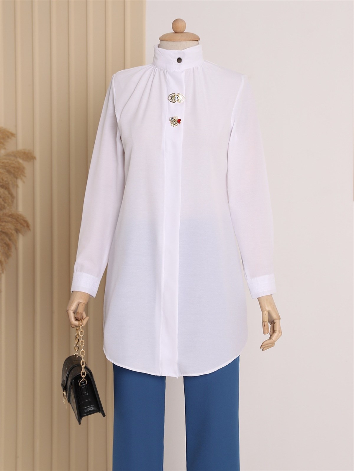 Hakim Yaka Broş Detaylı Gömlek -Beyaz - 326-0913-R02 | İlknur Marka Shirts  Modelleri | Kadın Tesettür Giyim - KaliteMall.com