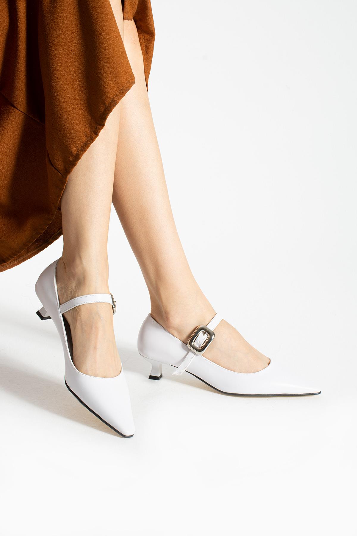 Fındık Topuk Toka Tasarmlı Stiletto