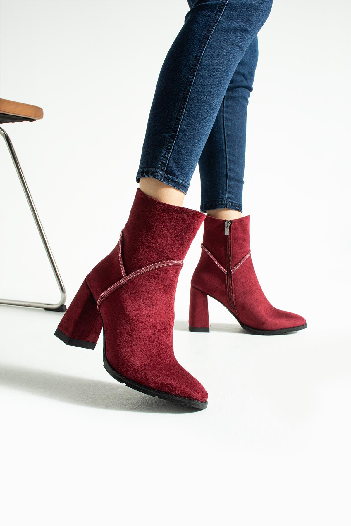 Taş Detaylı Tasarım Kalın Topuklı Bot
