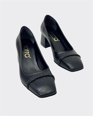 6 Cm Kalın Topuklu Örgü Detaylı Ayakkabı