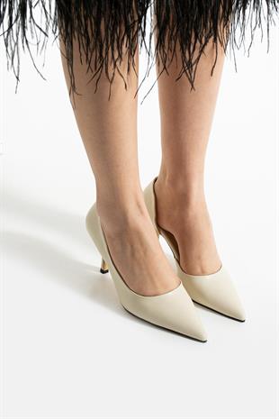 Asimetrik Kesim Rahat Topuklu Stitteo