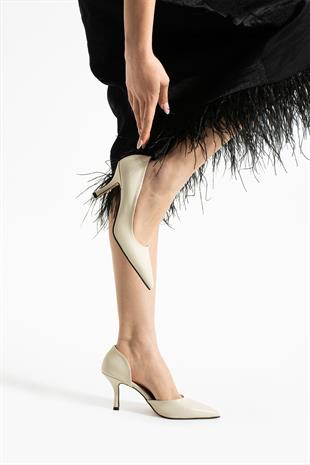 Asimetrik Kesim Rahat Topuklu Stitteo