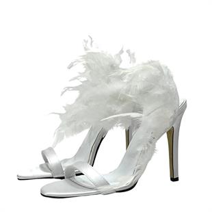 Beyaz Tüylü 11 Cm Topuklu Tek Bant Stiletto