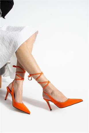Bilekten Bağlamalı 8 Cm Rahat Topuklu Stiletto