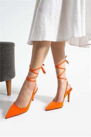 Bilekten Bağlamalı 8 Cm Rahat Topuklu Stiletto