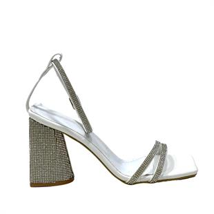 GÜMÜŞ TAŞ KAPLAMALI TASARIM 10 CM TOPUKLU BANTLI AYAKKABI