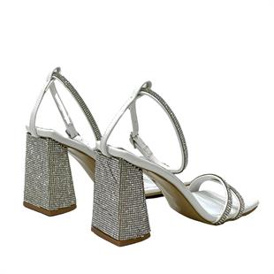 GÜMÜŞ TAŞ KAPLAMALI TASARIM 10 CM TOPUKLU BANTLI AYAKKABI