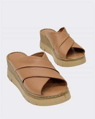 Hakiki Deri Rahat Dolgu Topuklu Sade Terlik